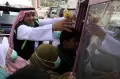Cuaca Panas, Calon Jamaah Haji Rela Antre Demi Es Krim Gratis di Mekah
