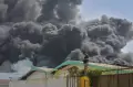 Kebakaran Hebat Landa Permukiman Padat Penduduk di Kapuk Muara Jakarta