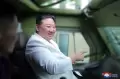 Kim Jong Un Cek Pabrik Militer Korut, Ada Rudal Taktis