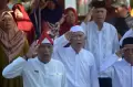 Potret Puluhan Santri Lansia di Semarang Bersemangat Ikuti Upacara HUT ke-78 RI