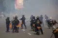 Aksi Tolak Relokasi Warga Pulau Rempang Ricuh, Polisi Tembakkan Gas Air Mata