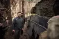 Masuk Hutan, Presiden Ukraina Zelenskiy Temui Pasukan di Garis Depan