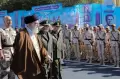 Khamenei Inspeksi Perwira Militer Iran, Puji Serangan Hamas