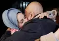 Dibebaskan Tentara Israel, Lamees Abu Arkoob Cium Tangan dan Kening Ibunda