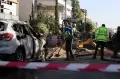 Roket Hamas Terjang Holon Israel, Mobil dan Jalan Hancur