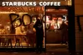 Dukung Palestina, Demonstran Tulis Boikot di Jendela Starbucks