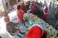 Sambut Natal, Santa Claus Berbagi 300 Makanan Gratis di Gereja St Theresia Bongsari Semarang