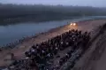 Perjuangan Migran Terjang Arus Sungai Rio Grande Menuju Texas AS