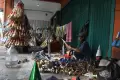 Penjual Terompet Musiman Mulai Bermunculan di Kawasan Glodok