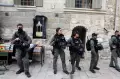 Dijaga Ketat Pasukan Keamanan Israel, Umat Muslim Gelar Salat Jumat Pertama di Al Aqsa