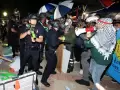 Demo Memanas, Polisi Tangkap Ratusan Mahasiswa Pro-Palestina di Kampus UCLA