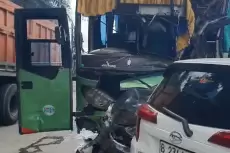 6 Kendaraan Terlibat Kecelakaan di Jalan Transyogi Cileungsi, 4 Orang Terluka