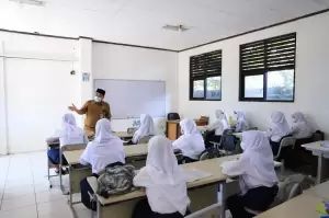 Pembelajaran Tatap Muka di Tangerang 100% dengan Sistem Bergilir