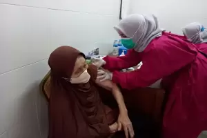 Vaksin Booster, Bogor Sasar 34.698 Lansia dan 77.651 Pelayan Publik