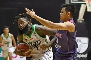 Hasil IBL 2022: Pacific Caesar Surabaya Kandaskan Rans PIK Basketball