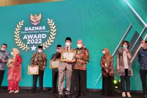 Dukung Literasi Zakat, Uhamka Raih Penghargaan BAZNAS AWARD 2022