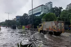 64 RT di Jakarta Barat Masih Tergenang Banjir, 815 Warga Terdampak
