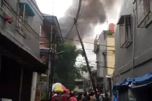 Gudang Dekat Pasar Inpres Terbakar, 19 Mobil Damkar Dikerahkan ke Lokasi