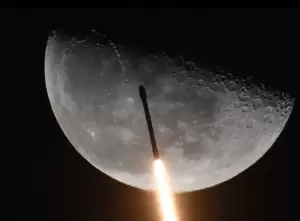Roket SpaceX Diprediksi Akan Menabrak Bulan pada 4 Maret 2022