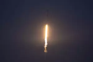 Setelah 4 Kali Ditunda, SpaceX Falcon 9 Sukses Luncurkan Satelit Cuaca Milik Italia
