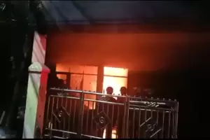 Rumah Gudang Minyak Goreng di Ciracas Jakarta Timur Terbakar