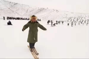 Ski Es Bukan dari Eropa, China Klaim Sudah Dikenal di Xinjiang 10.000 Tahun Lalu