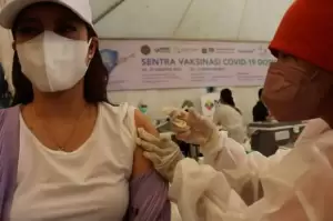 Vaksinasi Dosis 2 Penuhi Target, Indonesia Siap Masuk Endemi?