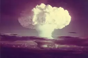 Sejarah Bom Nuklir