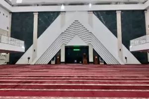 Masjid Raya KH Hasyim Asyari Cengkareng Malam Ini Gelar Tarawih, Tampung 2.500 Jamaah