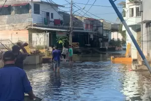 Banjir di Kompleks IKIP Bekasi Berangsur Surut
