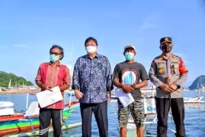 Ketum Golkar Airlangga Hartarto: Semoga Bantuan Tunai Jadi Kado Indah di Hari Nelayan Nasional
