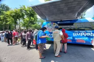 2 Tahun Vakum, Begini Suasana Penukaran Uang Baru via Mobil Keliling BI di Jakarta