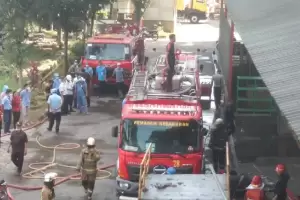 Pabrik Karoseri Dump Truck Terbakar di Kabupaten Tangerang