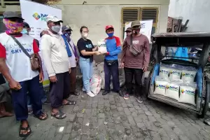 Dapat Bantuan MNC Peduli, Pengayuh Becak di Bogor: Alhamdulillah Buat Seminggu