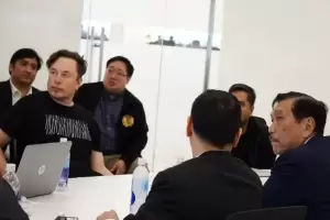 Tarik Ulur Kerja Sama dengan Tesla, Bahlil: Rugi Kalau Investor Tidak Tanam Modal di Indonesia
