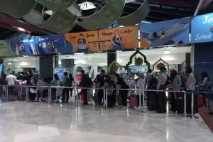 H-2 Lebaran, Antrean Pemudik Masih Mengular di Terminal 2 Bandara Soetta