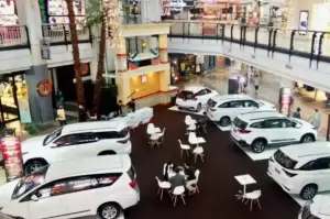 Kalla Toyota Gelar Public Display Amayzing Deal, Promo DP Mulai Rp15 Jutaan