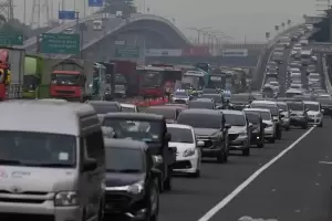 Persiapan One Way, Polisi Sterilisasi Ruas Tol Jakarta-Cikampek