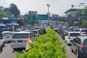 Polres Bogor Berlakukan One Way dari Arah Jakarta Menuju Puncak