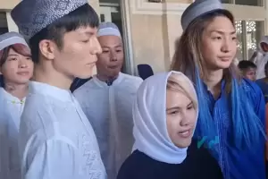 Evelin Nada Anjani Perkenalkan Islam pada Kelompok DJ asal Jepang: Mereka Ingin Jadi Lebih Baik