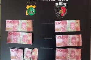 Cetak dan Edarkan Uang Palsu di Cengkareng, Pasutri Ditangkap Polisi