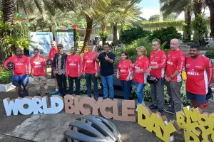 Hari Sepeda Dunia, Anies Gowes Bareng Dubes Keliling Jakarta