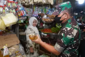 KSAD Dudung Cek HET Minyak Goreng ke Pasar, Kadispenad: TNI Sudah Seharusnya Hadir