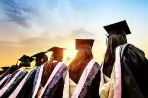 Bangga! Mahasiswi Politeknik Ini Raih Beasiswa IISMAVO 2022 dari Kemendikbudristek