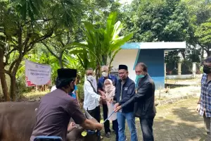 Partai Perindo Salurkan Hewan Kurban untuk Warga Kelurahan Rawa Barat Kebayoran