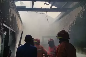 Korsleting Listrik, Rumah Kontrakan Hangus Terbakar di Tangerang