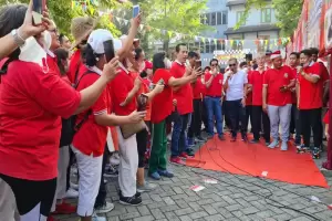 Peringati HUT Ke-77 RI, Ribuan Warga HKBP di Cikarang Ikuti Jalan Sehat
