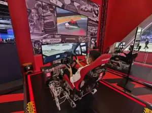 Begini Serunya Balap Virtual Honda Racing Simulator Challenge di GIIAS 2022