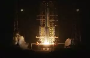 Peluncuran Ke-38, China Tempatkan Satelit Komunikasi Militer Zhongxing ke Orbit