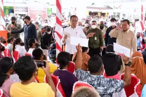 Tinjau Bansos di Maluku, Presiden Sebut dalam Seminggu BLT BBM Tersalurkan ke 8,1 Juta Penerima